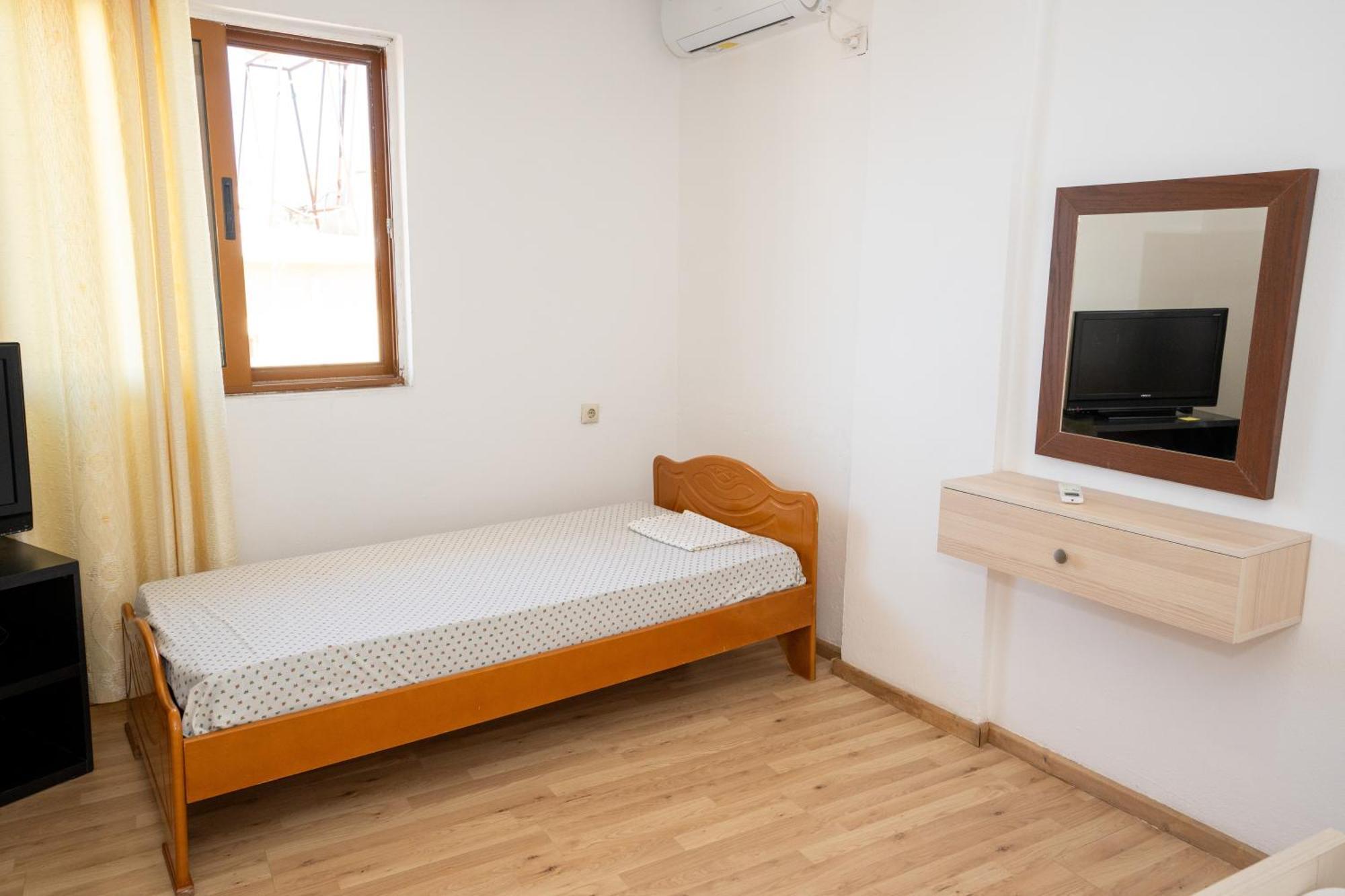 Laa Melossa Sarandë Exterior foto