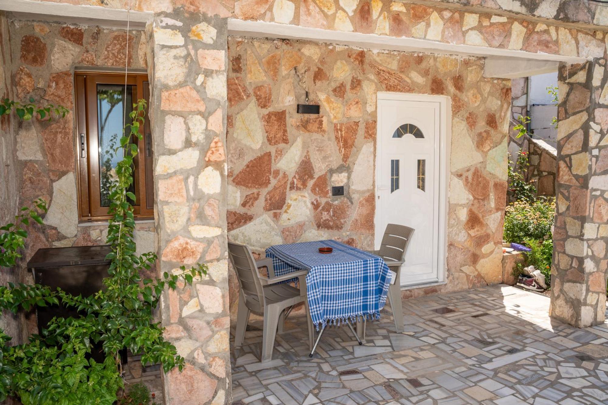 Laa Melossa Sarandë Exterior foto