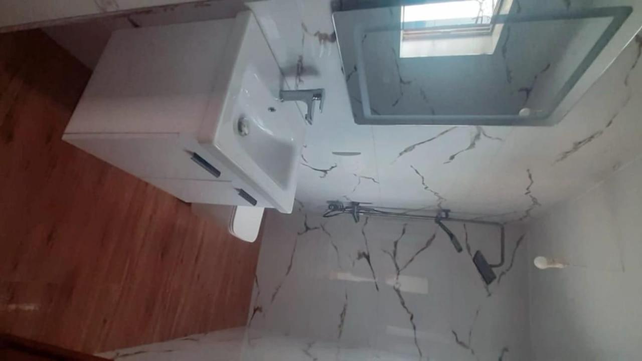 Laa Melossa Sarandë Quarto foto